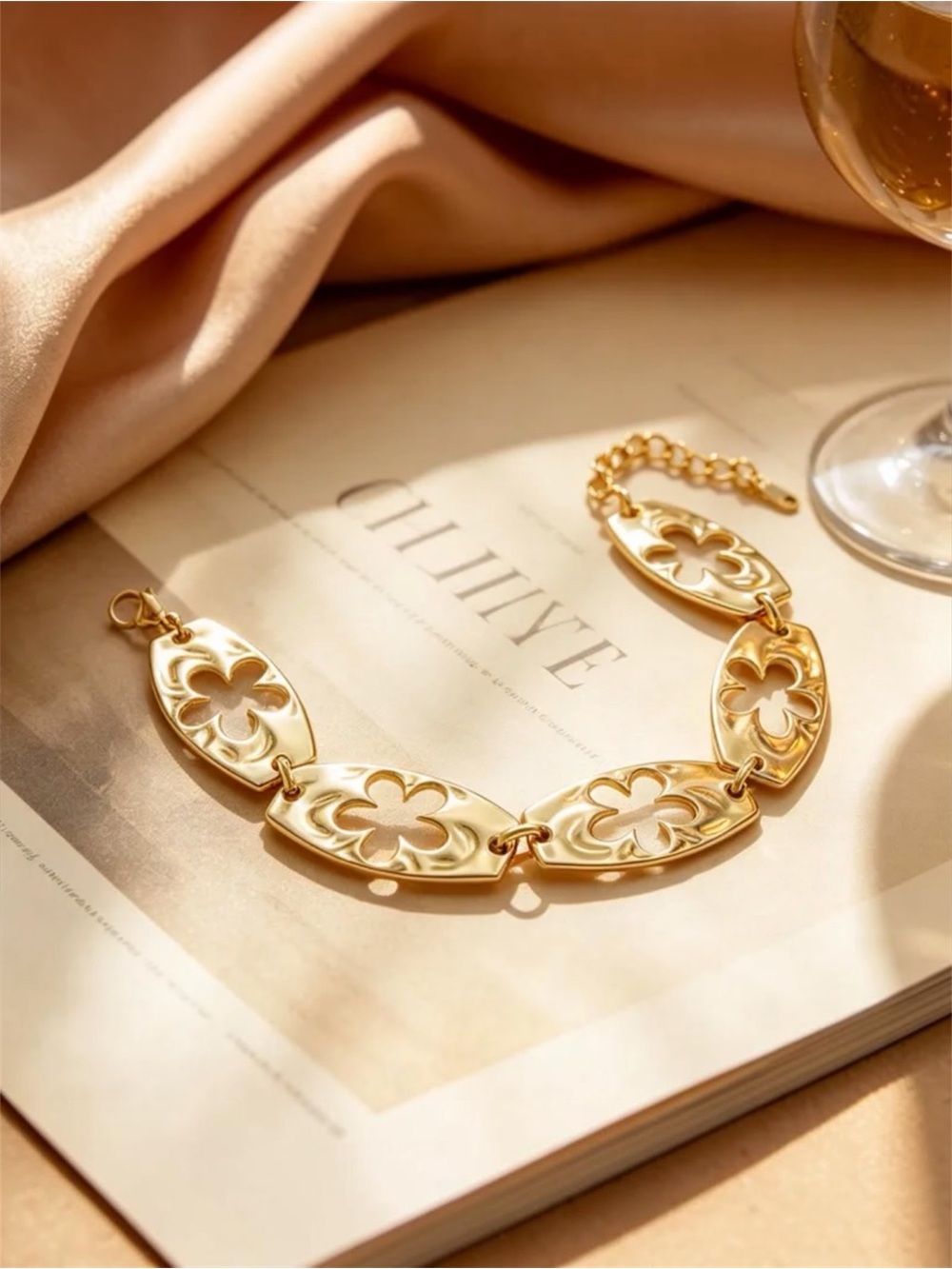 Gold Floral Cutout Link Bracelet NWT Gold Plated PVD - Picture 2 of 2